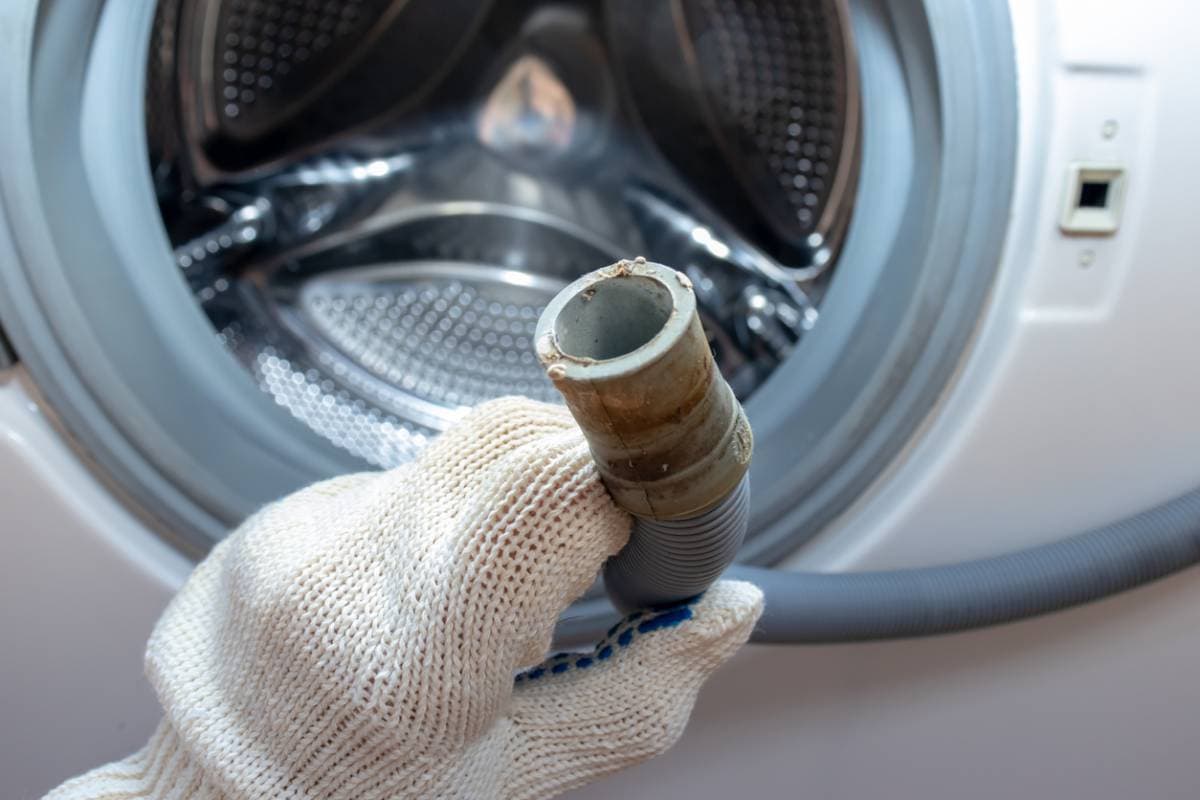 Que faire quand votre machine à laver est bouchée ? Contactez nous !