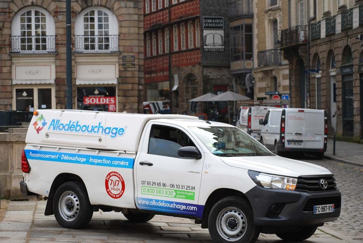 Camion pour un débouchage de canalisation à Guérande